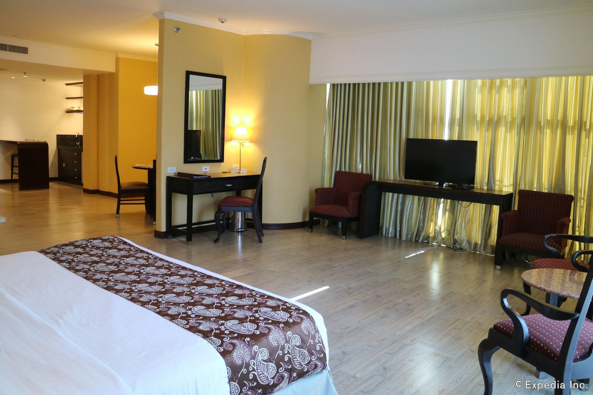 Days Hotel By Wyndham Iloilo Εξωτερικό φωτογραφία