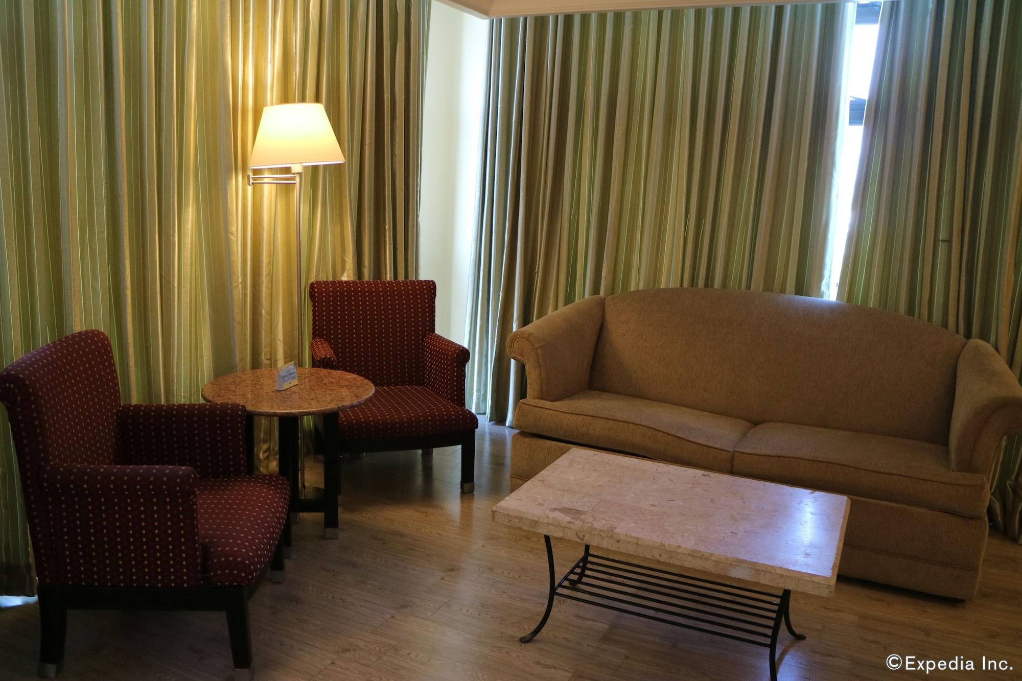 Days Hotel By Wyndham Iloilo Εξωτερικό φωτογραφία