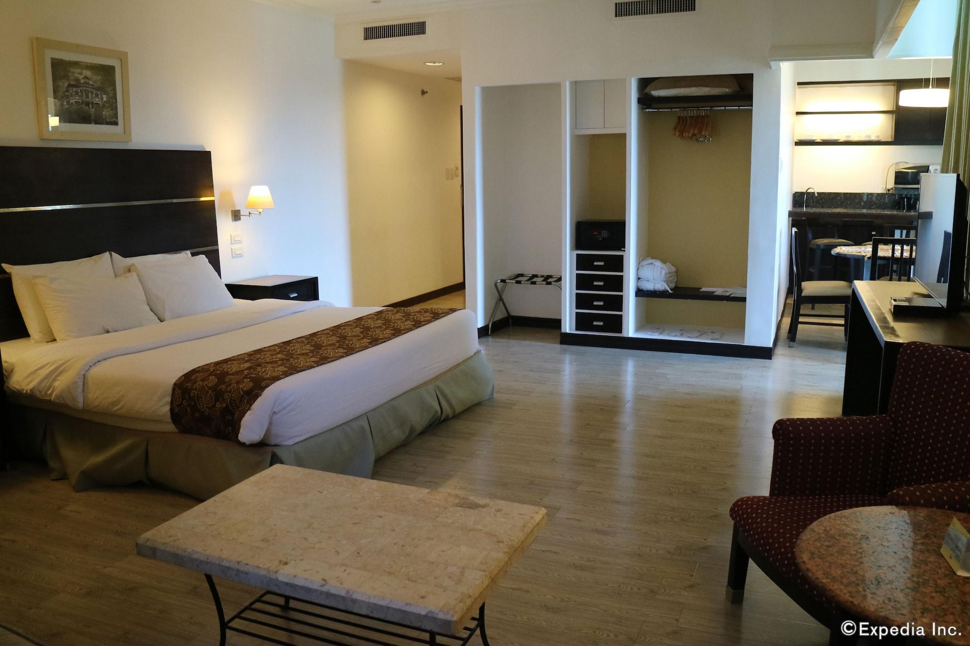 Days Hotel By Wyndham Iloilo Εξωτερικό φωτογραφία