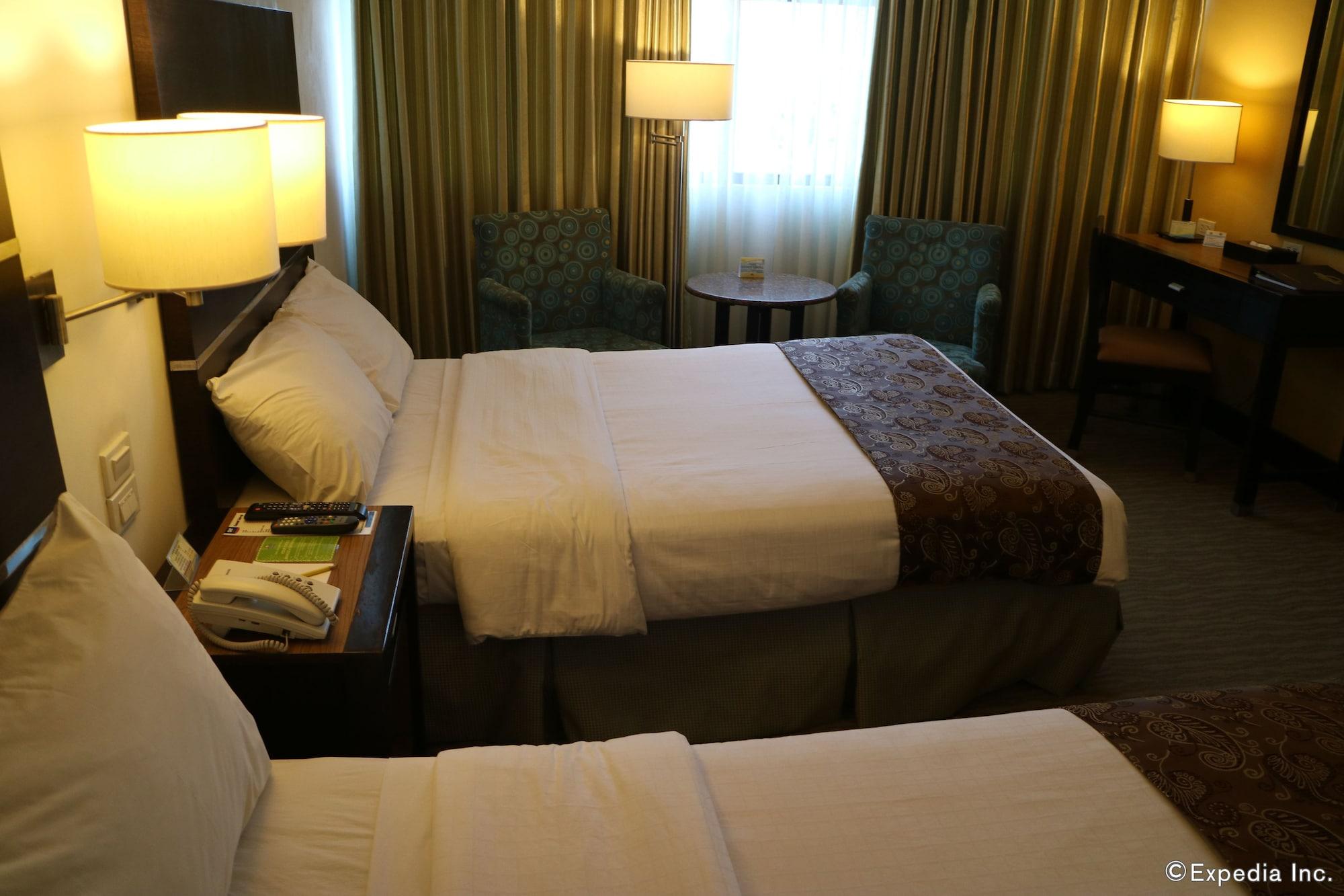 Days Hotel By Wyndham Iloilo Εξωτερικό φωτογραφία