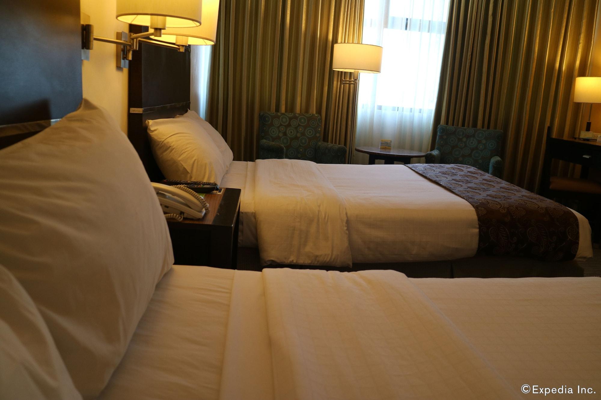 Days Hotel By Wyndham Iloilo Εξωτερικό φωτογραφία