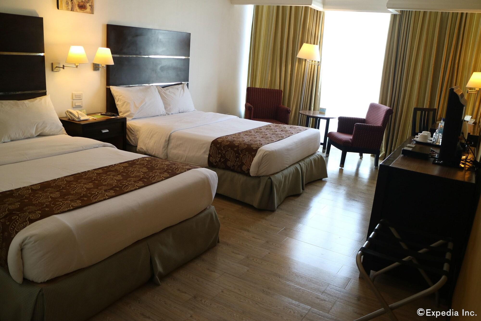 Days Hotel By Wyndham Iloilo Εξωτερικό φωτογραφία