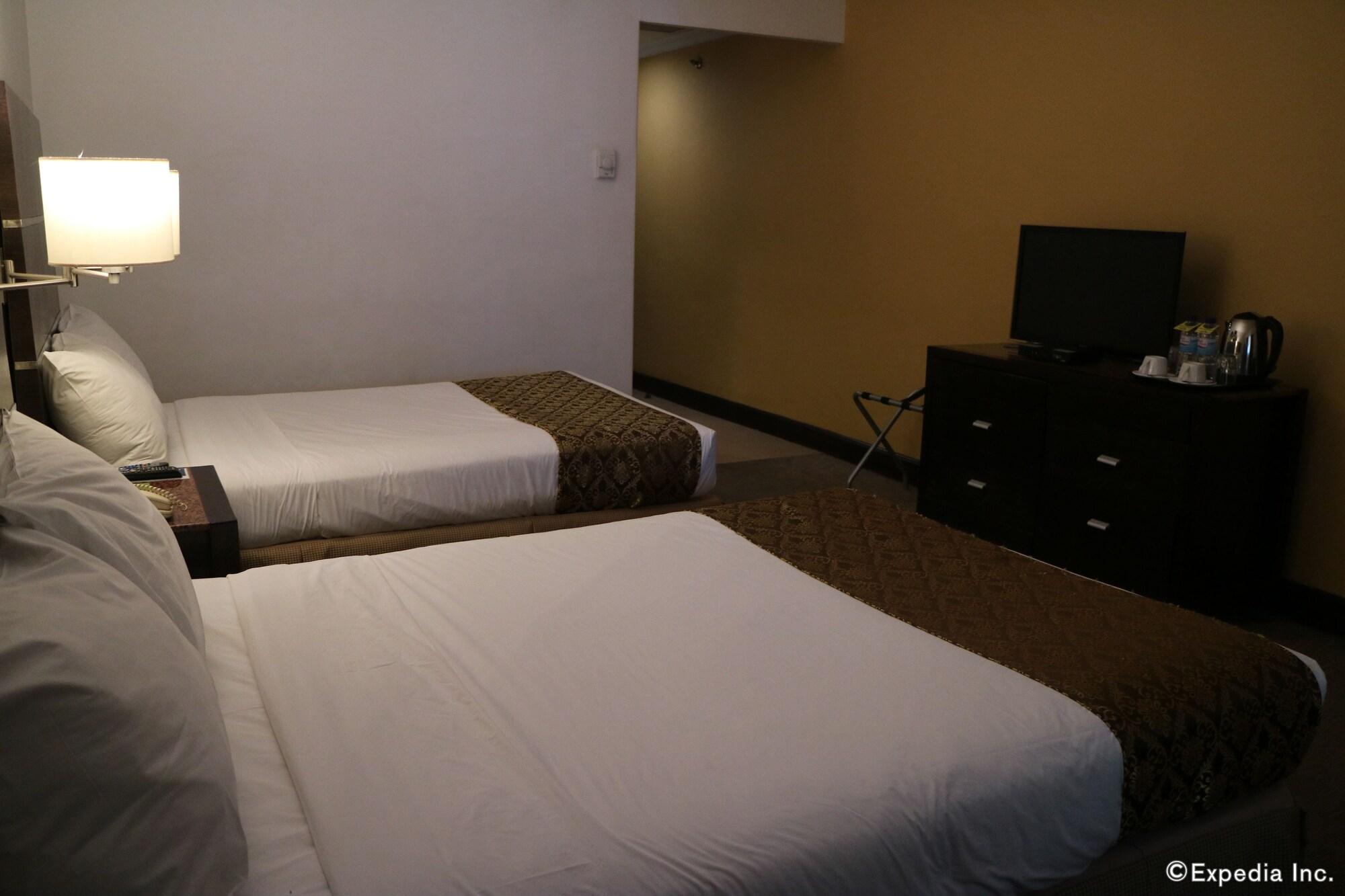 Days Hotel By Wyndham Iloilo Εξωτερικό φωτογραφία