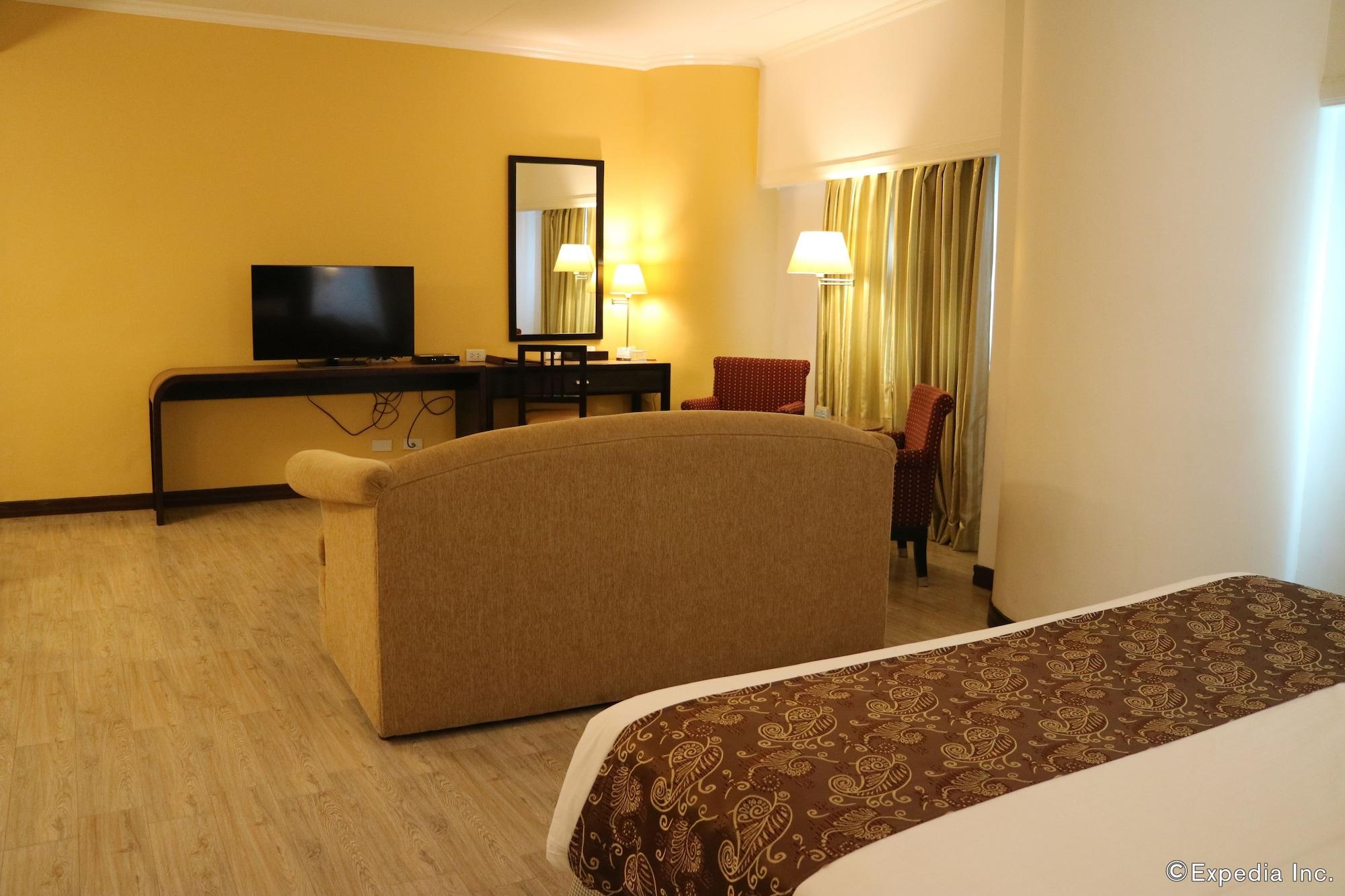 Days Hotel By Wyndham Iloilo Εξωτερικό φωτογραφία