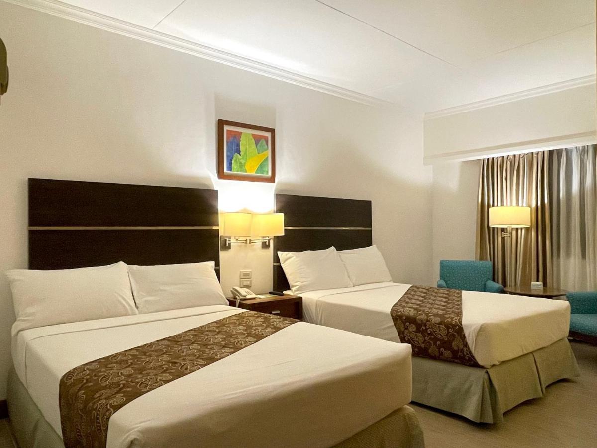 Days Hotel By Wyndham Iloilo Εξωτερικό φωτογραφία
