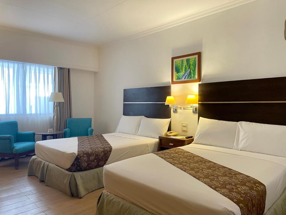 Days Hotel By Wyndham Iloilo Εξωτερικό φωτογραφία