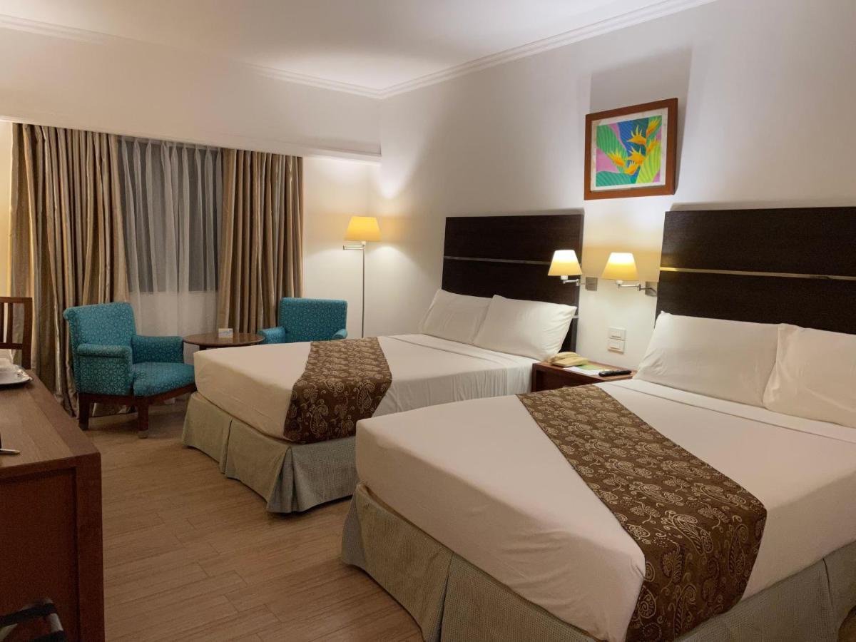 Days Hotel By Wyndham Iloilo Εξωτερικό φωτογραφία