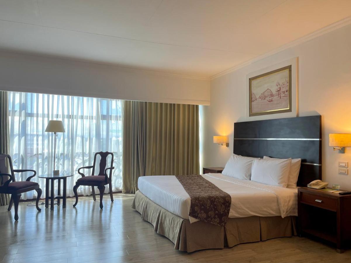 Days Hotel By Wyndham Iloilo Εξωτερικό φωτογραφία