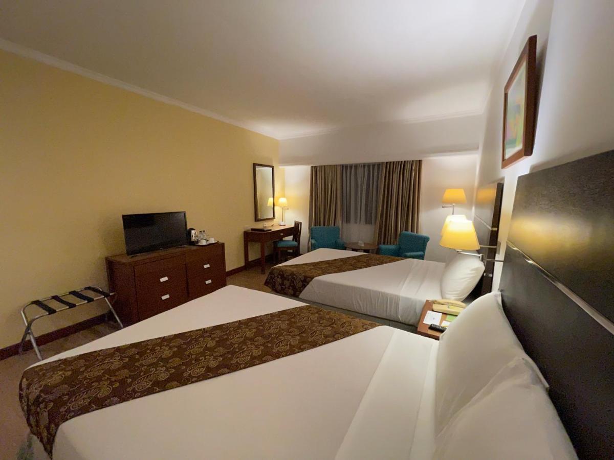 Days Hotel By Wyndham Iloilo Εξωτερικό φωτογραφία