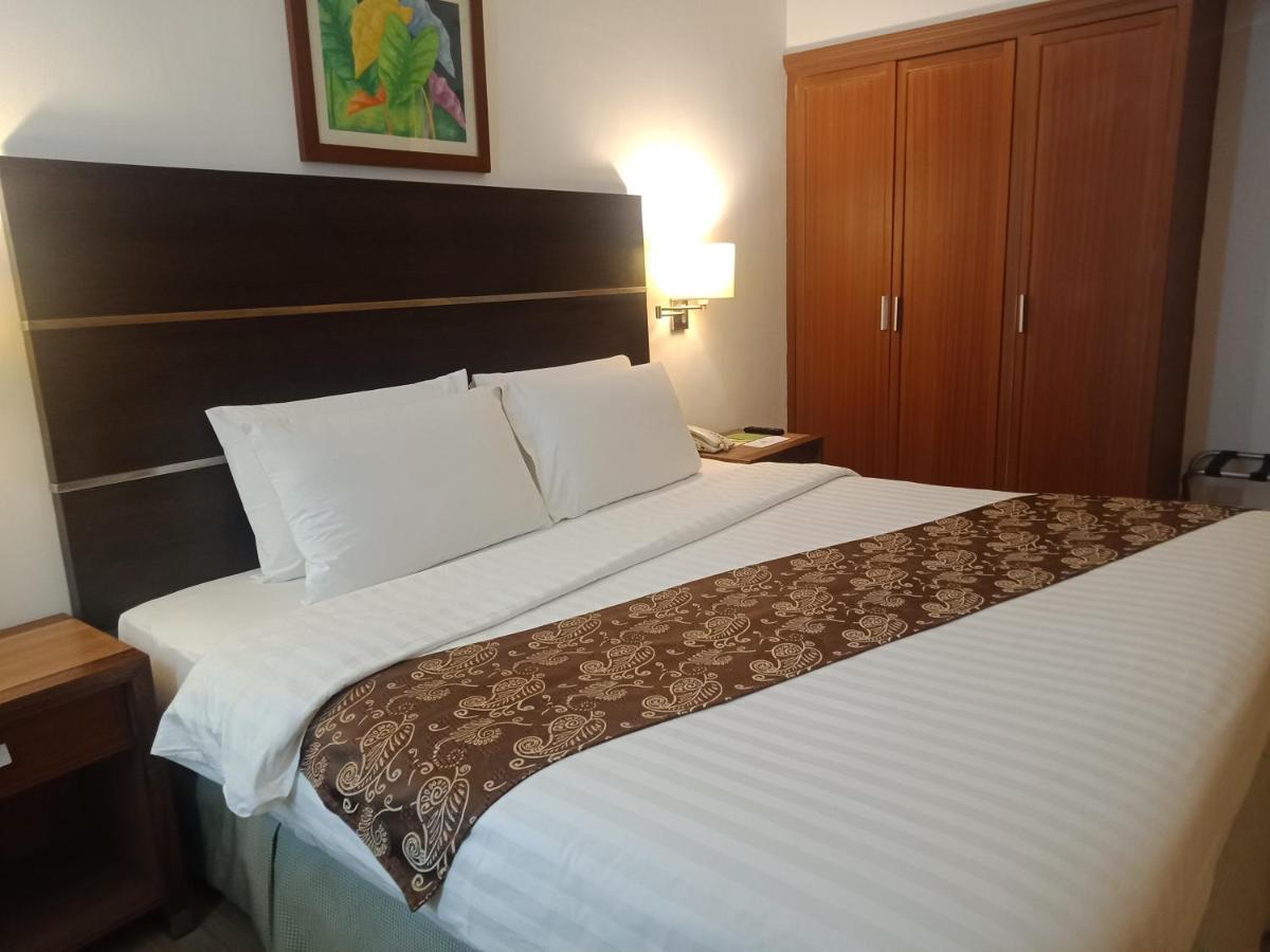 Days Hotel By Wyndham Iloilo Εξωτερικό φωτογραφία