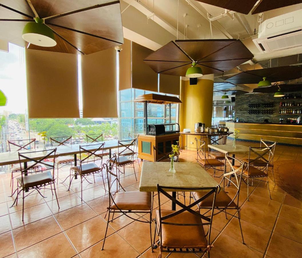 Days Hotel By Wyndham Iloilo Εξωτερικό φωτογραφία
