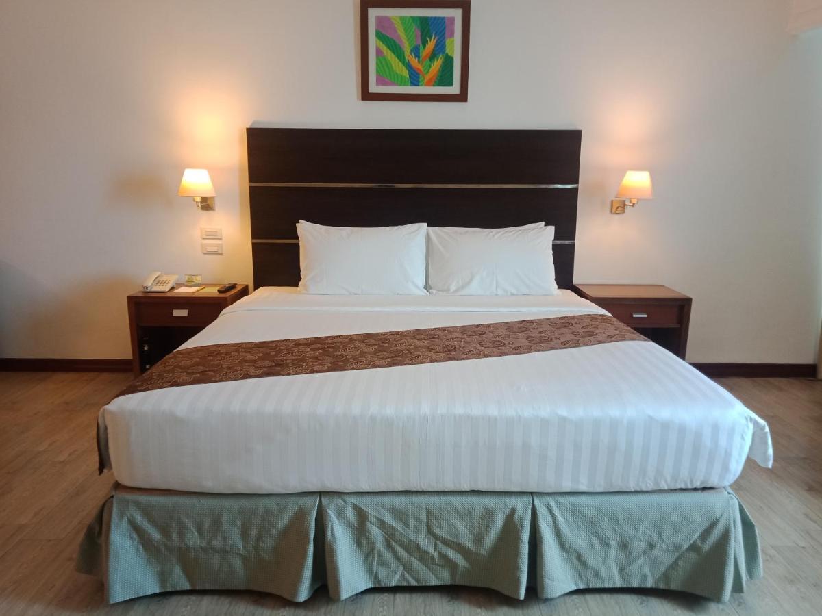 Days Hotel By Wyndham Iloilo Εξωτερικό φωτογραφία