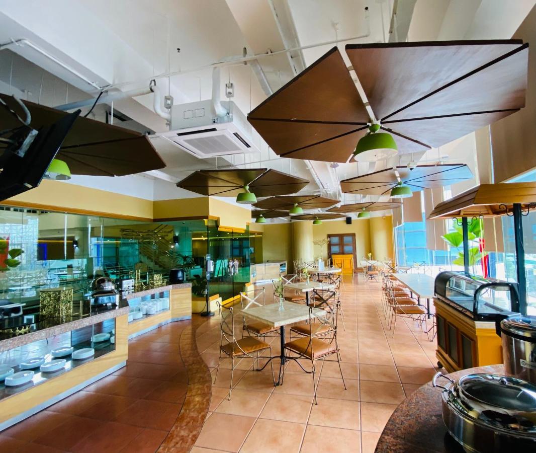 Days Hotel By Wyndham Iloilo Εξωτερικό φωτογραφία