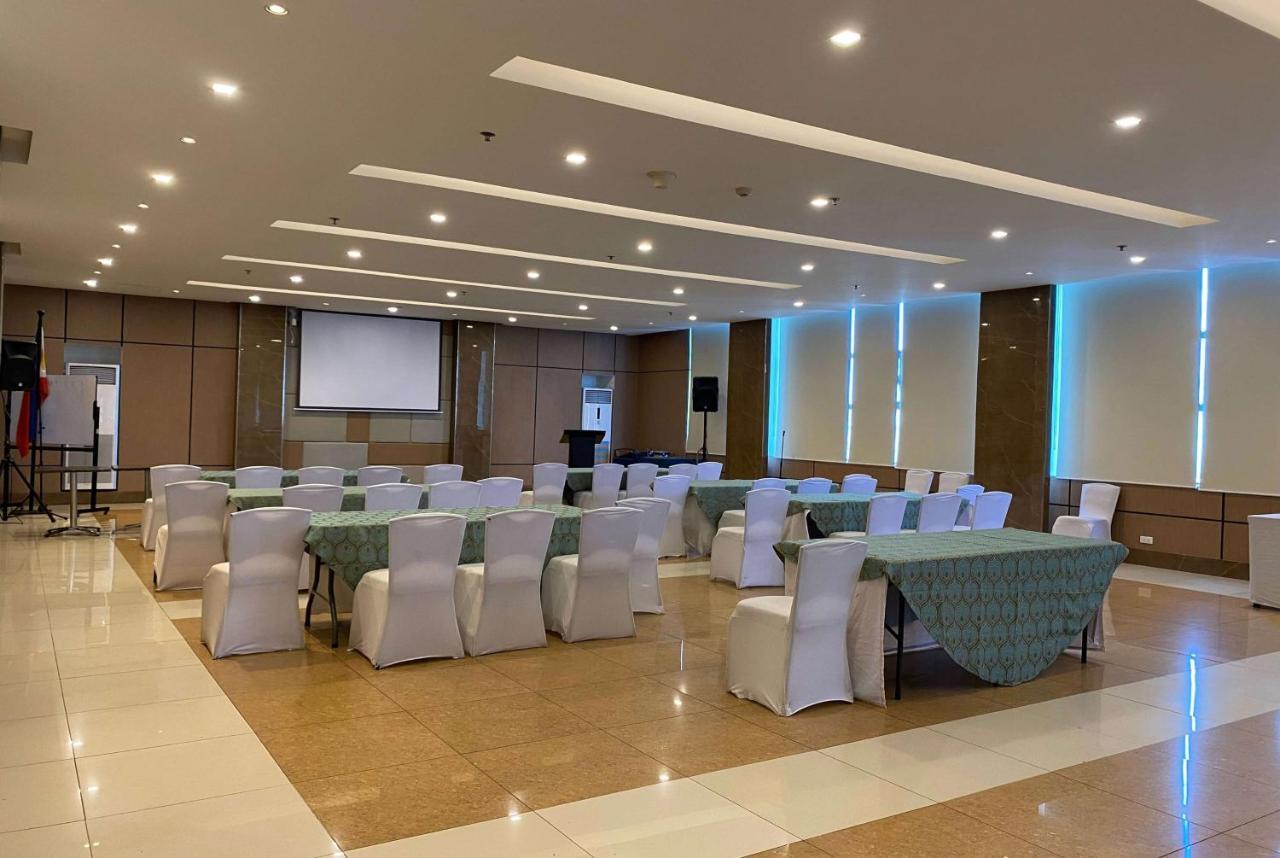 Days Hotel By Wyndham Iloilo Εξωτερικό φωτογραφία