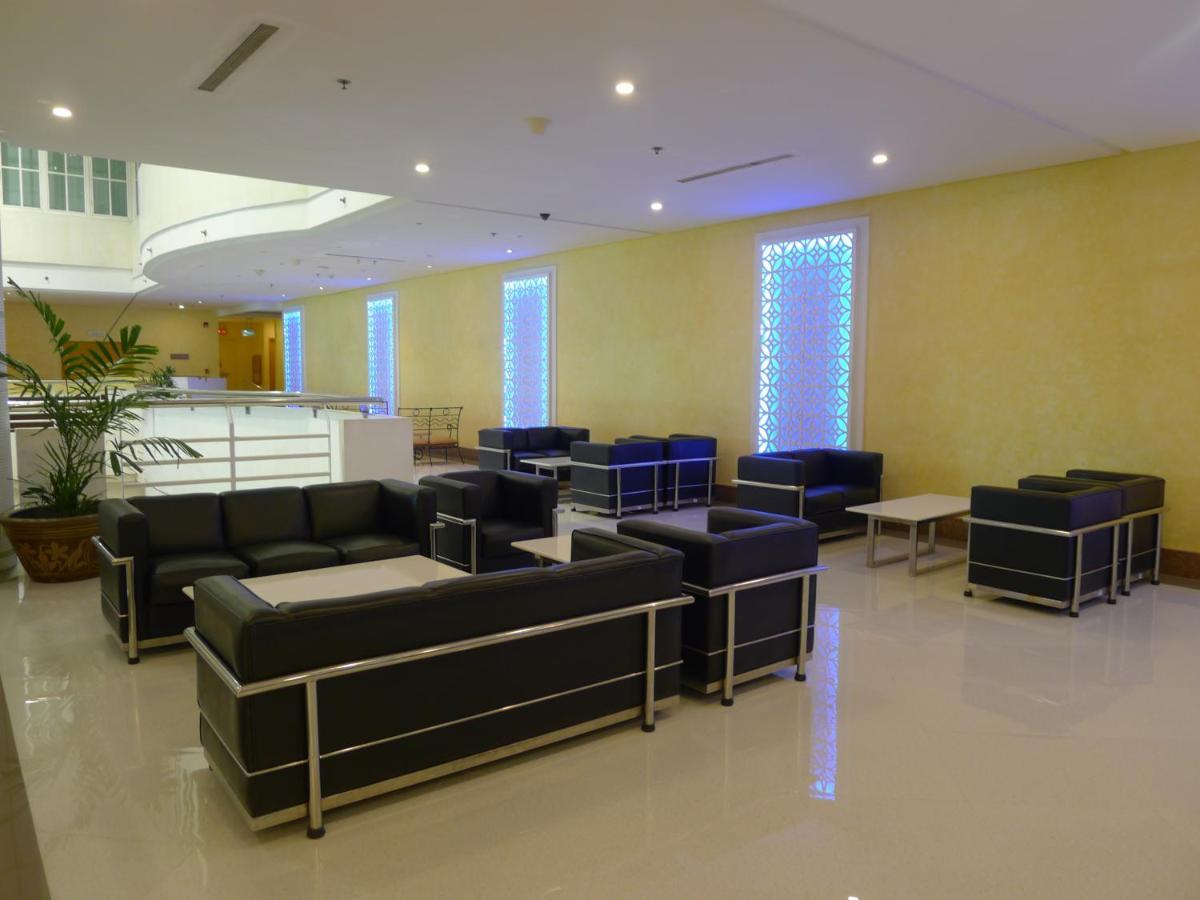 Days Hotel By Wyndham Iloilo Εξωτερικό φωτογραφία